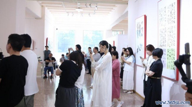 “闲——王清州作品展”在北京798情修艺术空间开幕