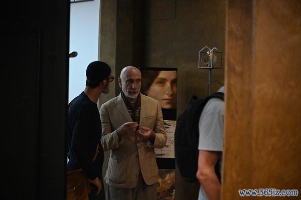 “Nel Mezzo”：第三届意大利现代艺术交流展于佛罗伦萨追究开幕