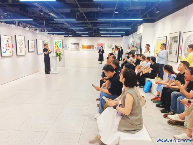 由中国文促会等专揽的“如歌的行板·第三届寰宇女画家版画作品邀请展”巡展首站在上海认真揭幕