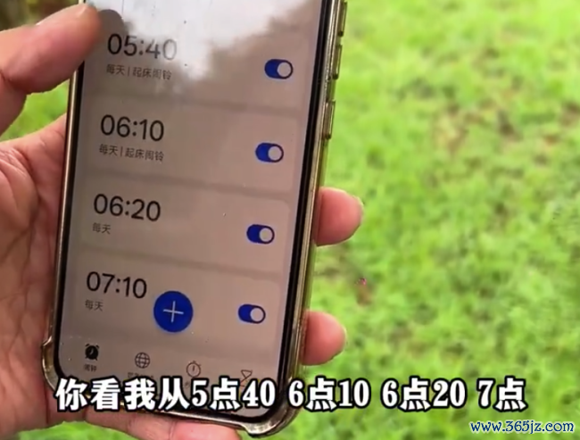 85后送考姆妈惊奇满头白首 称考完要把手机闹钟全关掉